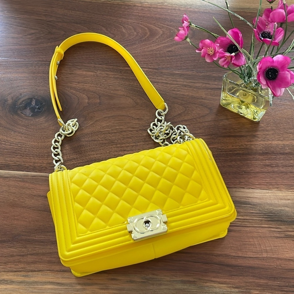 Yellow Quilted Pattern Gold Gold Hardware Cross Body Jelly Bag. P5/A